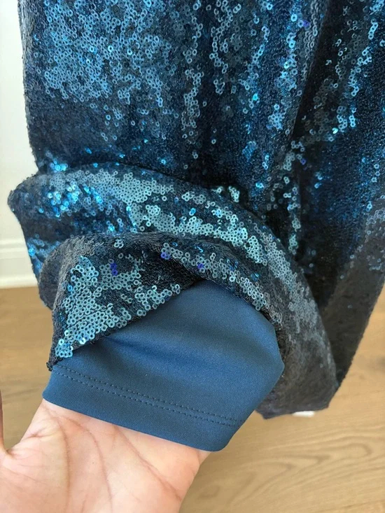 Melrose and Market Black Sequin V‑Neck Midi Dress - Picture 4 of 7